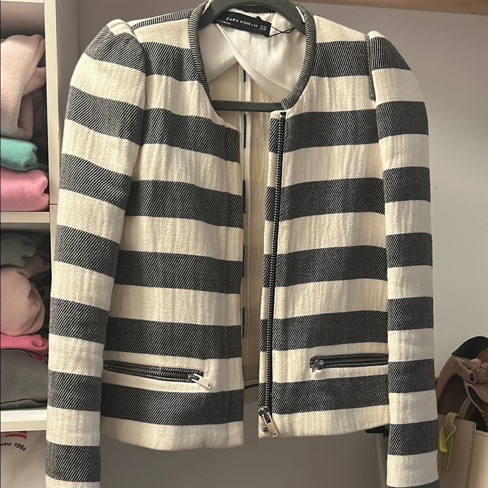 Zara Black and White Striped Blazer with Tailored Design